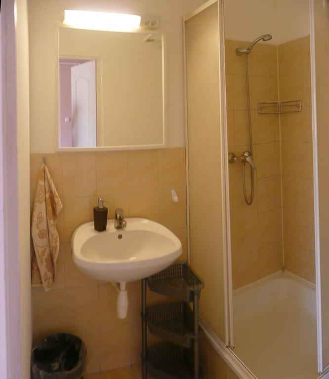 Orchidea Apartman Tata Δωμάτιο φωτογραφία