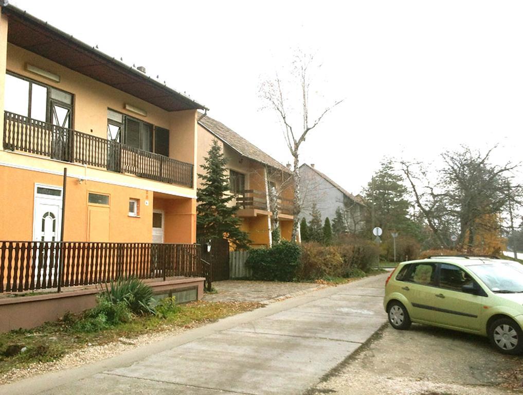 Orchidea Apartman Tata Δωμάτιο φωτογραφία