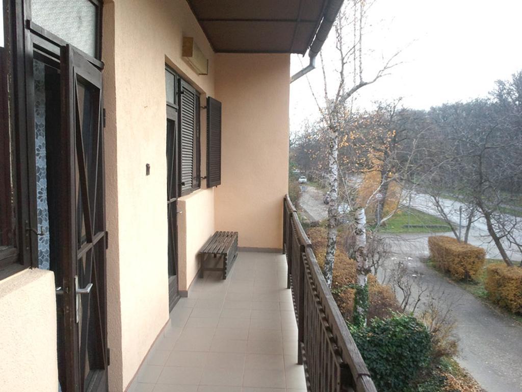 Orchidea Apartman Tata Δωμάτιο φωτογραφία